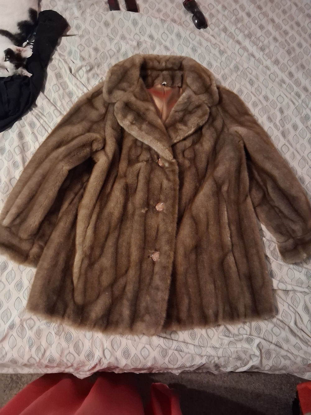 Women's Vintage 1960s Fur Coat - Elegant Plush Jacket